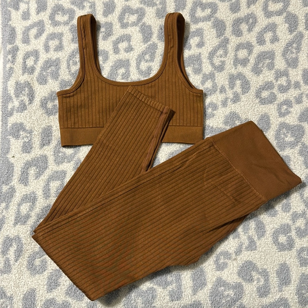 Great Condition Good American Workout Set